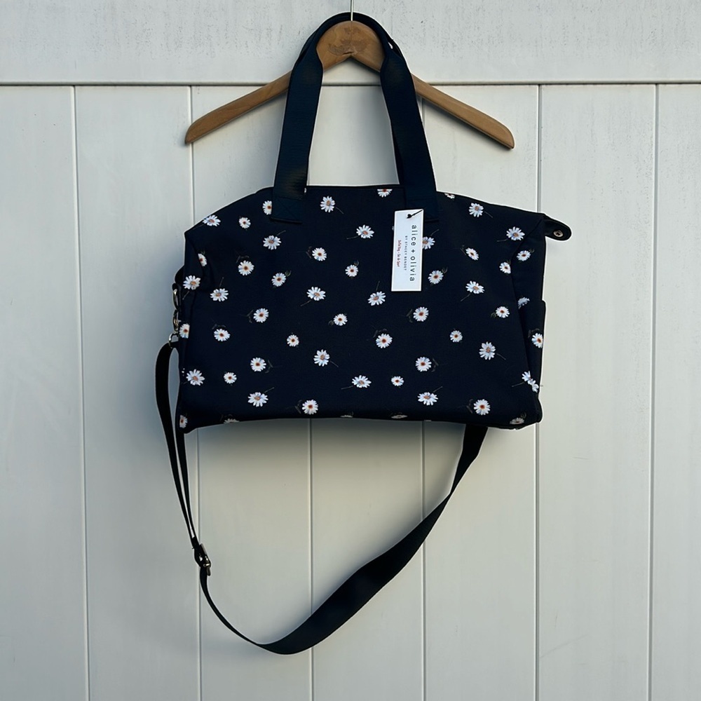 New With Tags Alice + Olivia By Stacey Bendet Daisy Print Duffel Bag Cottagecore